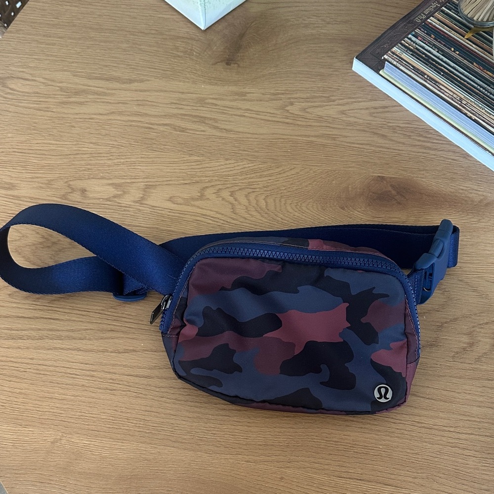 lululemon athletica Navy Strap Burgundy & Navy Camo Belt Bag